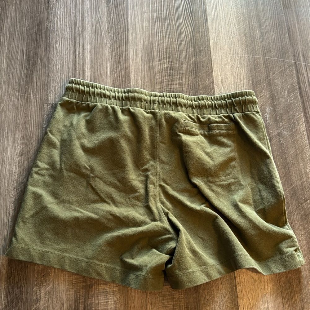 Medium Soft Shorts w/ Zipper Pocket - Picture 4 of 4